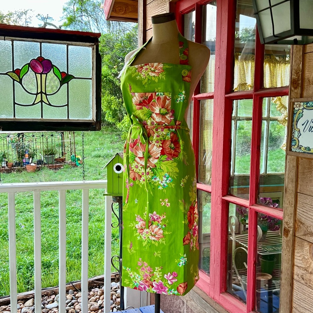 🌺Spring Blooms Chef Apron🌺